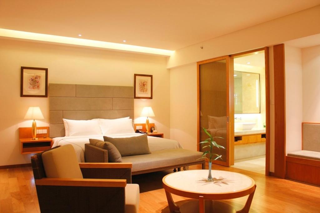 Mingshen Golf & Bay Resort Sanya Room photo